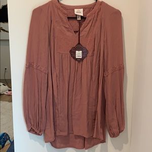 Love this blouse!